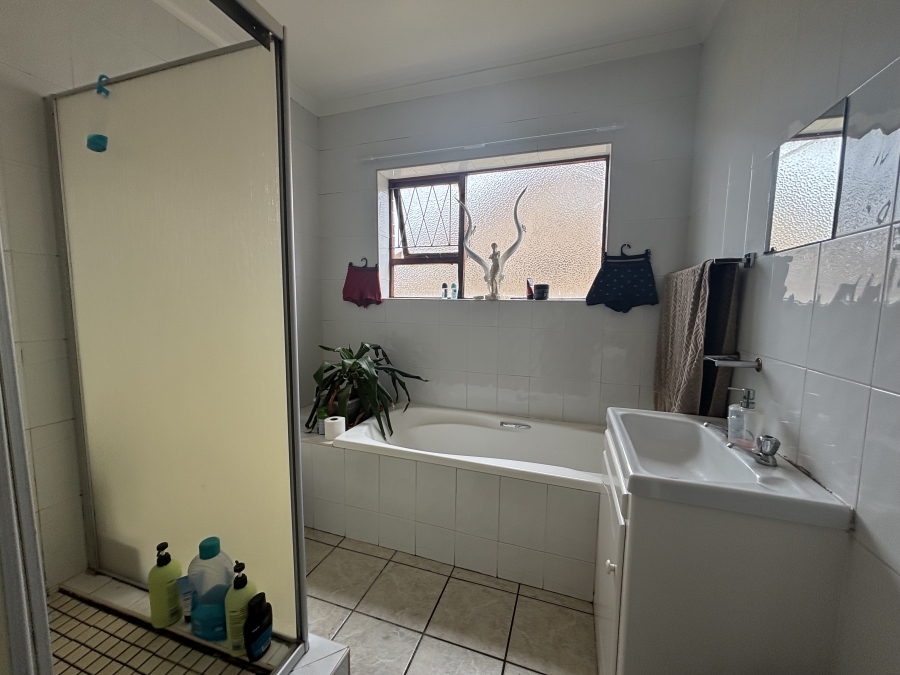 2 Bedroom Property for Sale in Summerstrand Eastern Cape